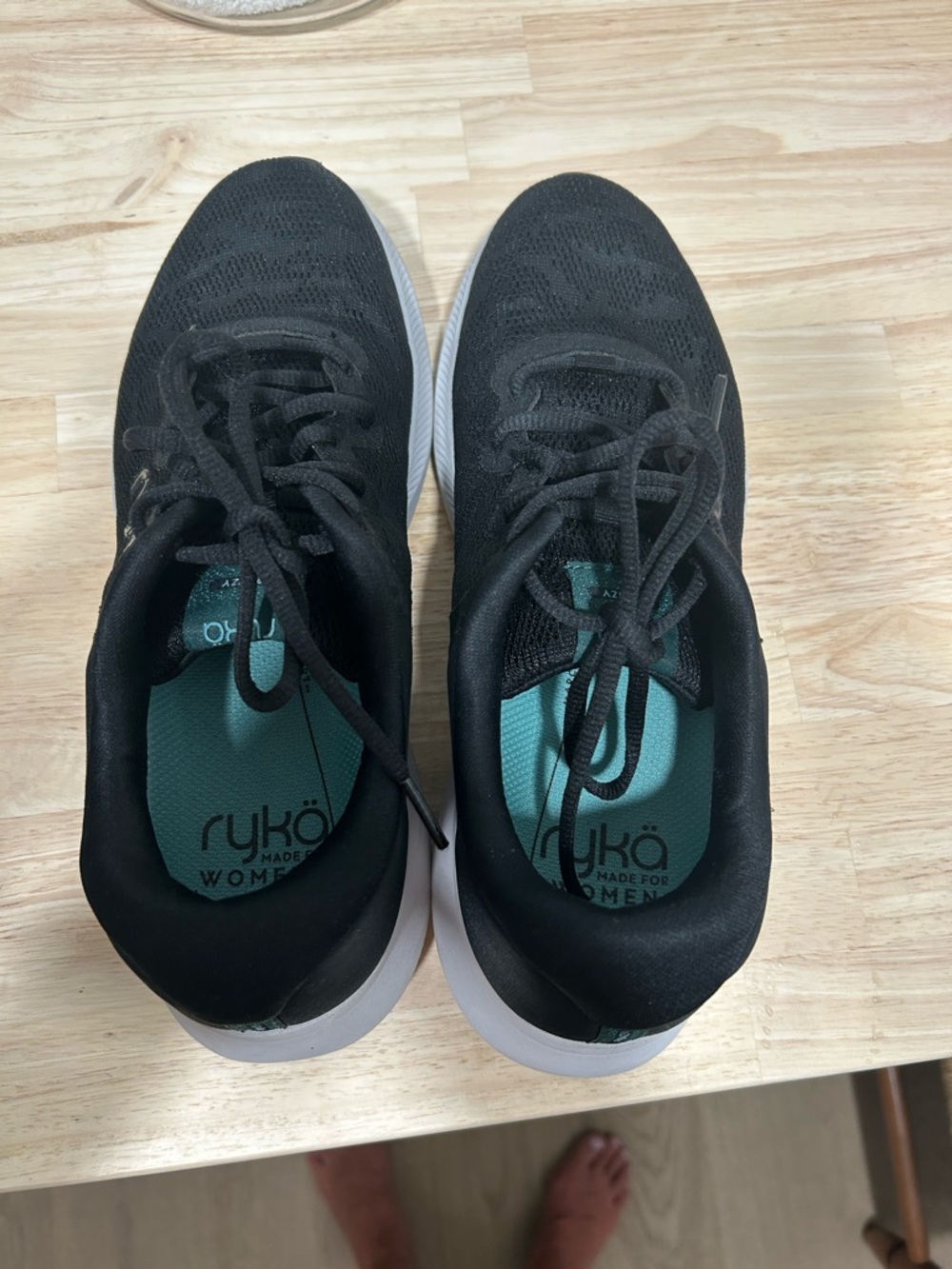 Ryka Women's Black Athletic Sneakers with Teal Insoles like new size 9